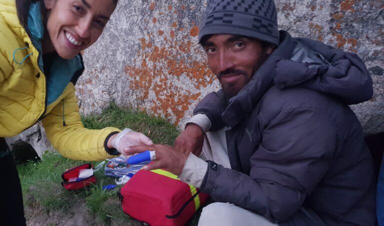 La recomendación del Colegio de Enfermería de Huesca Botiquín básico montaña