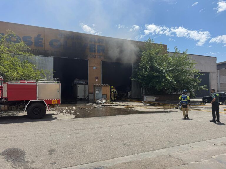 Incendio sin daños personales en una nave del polígono Paúles de Monzón