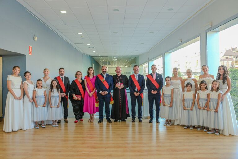Barbastro honra a las Damas de sus Fiestas DamasBarbastro_RondaSomontano.
