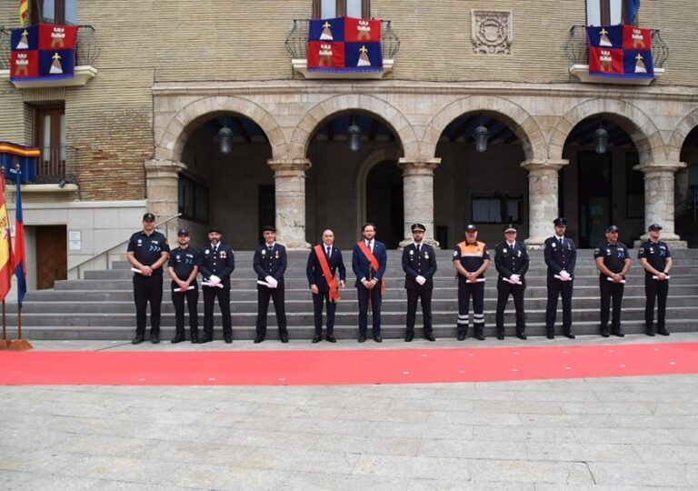 El Ayuntamiento de Monzón aprueba las condecoraciones, honores y distinciones de la Policía Local de 2025 condecoraciones Policía Local Monzón 2025