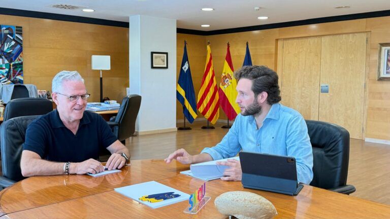 Monzón y Salou trabajan un hermanamiento entre ciudades para potenciar sus vínculos culturales e históricos en torno al Rey Jaime I hermanamiento monzón salou