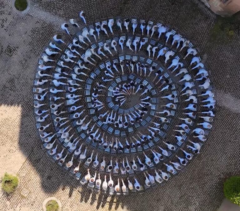 500 almas y un solo latido en Barbastro en apoyo del Alzheimer 500 almas y un solo latido