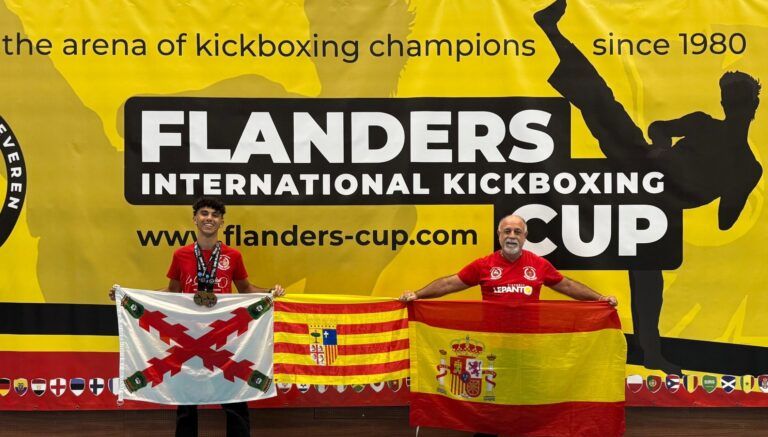 Mohamed Amine El Hamdani Habz logra dos platas en el Flanders International Kickboxing Cup 2025