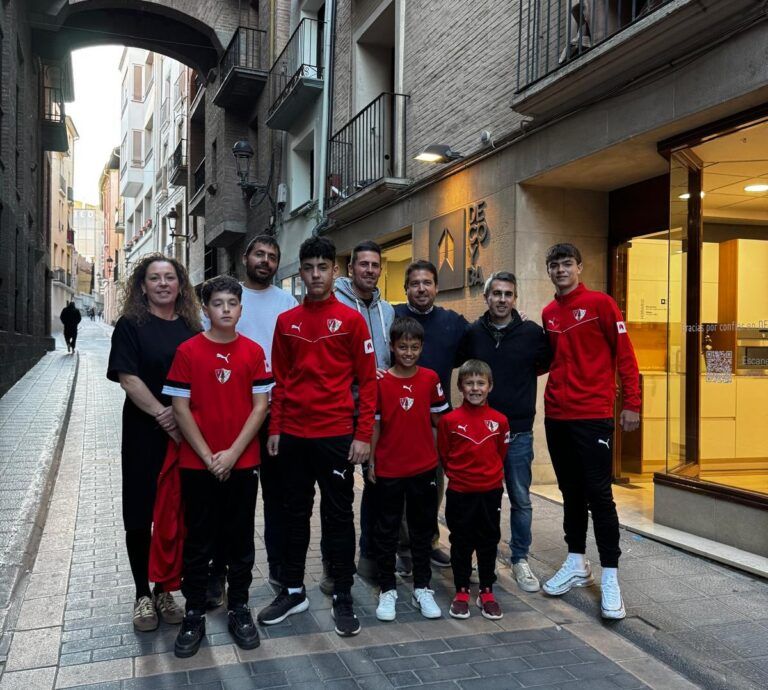 DECOYBA patrocina la Escuela de Fútbol Unión Deportiva Barbastro
