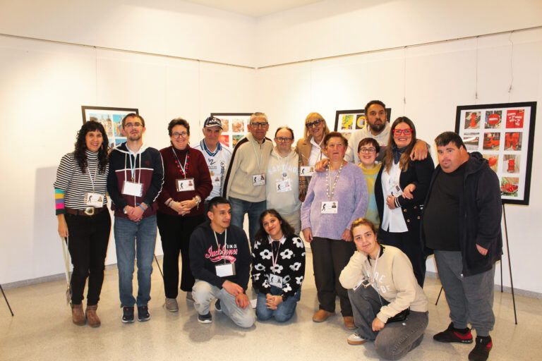 La exposición del Centro Nazaret emociona en Binéfar