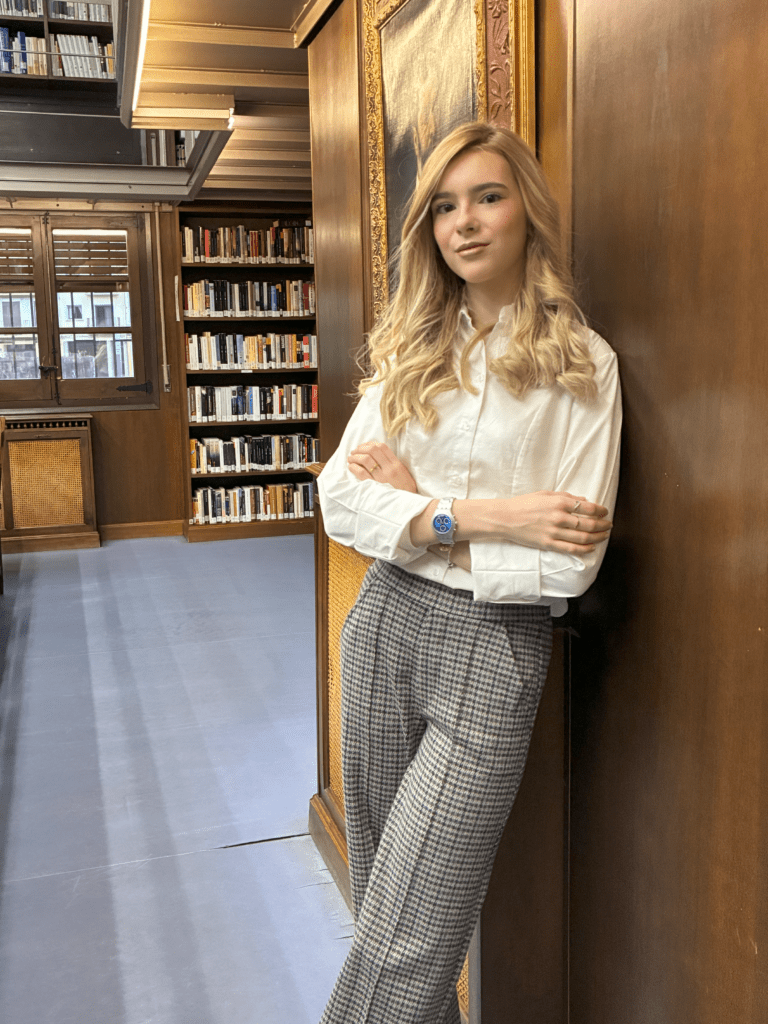 Elena Maza Grandes, Barbastro escribe su nombre en Yale Elena Maza Grandes yale