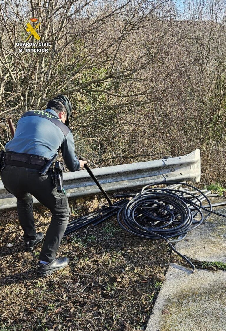 Guardia Civil detiene a una banda dedicada al robo de cableado telefónico de cobre en Castillazuelo Castillazuelo.