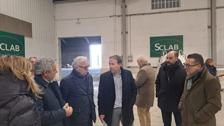 El consejero Rincón visita la SLCAB y CLERIS SCLAB
