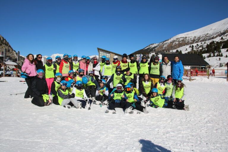 Más de 2.500 escolares altoaragoneses se suman a la campaña de esquí alpino impulsada por la Diputación de Huesca esquí alpino