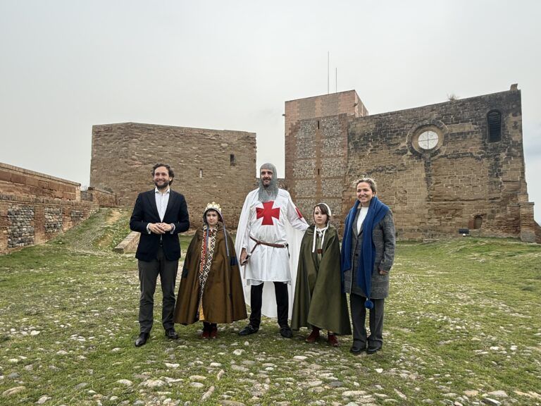 Homenaje a Mont-rodón.