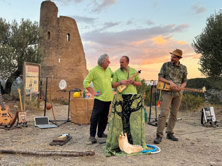Mosicaires llevó sus músicas sostenibles al Parque Grande de Zaragoza Mosicaires Zaragoza