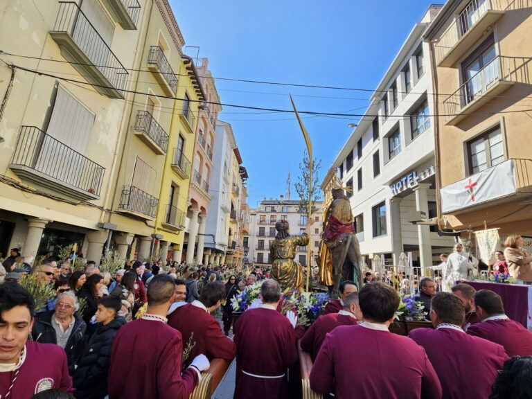 La Procesión de Ramos anuncia la Semana Santa en las calles de Barbastro procesión de ramos barbastro