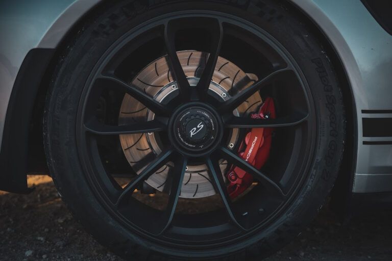 ¿Por qué son tan importantes los frenos en los coches deportivos?