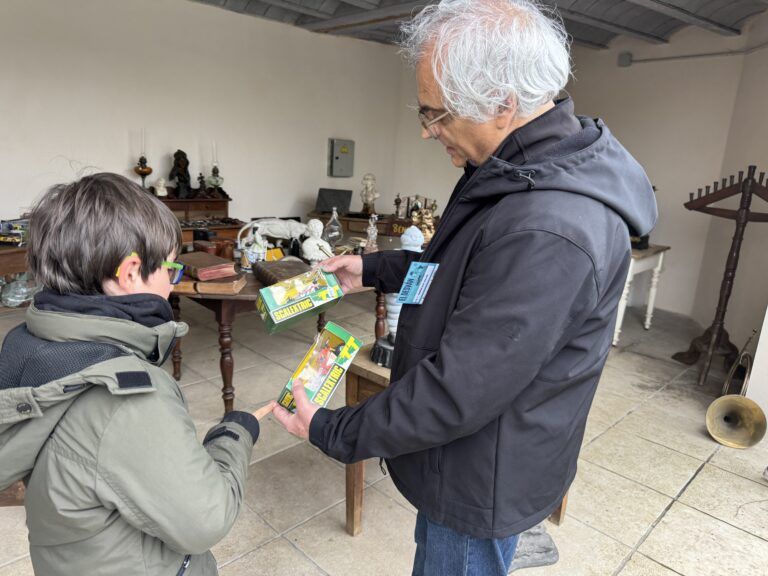 Del mueble antiguo al juguete de coleccionista en Barbastro El Desván_RondaSomontano