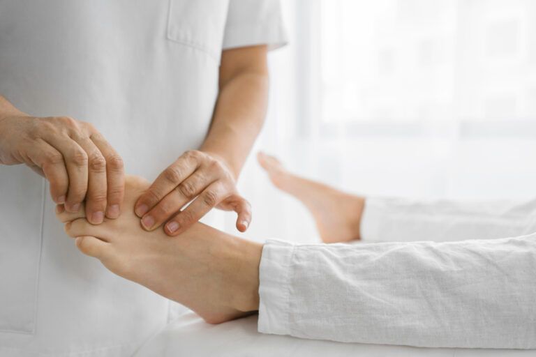 ¿Por qué el cuidado de los pies es clave para la salud general?
