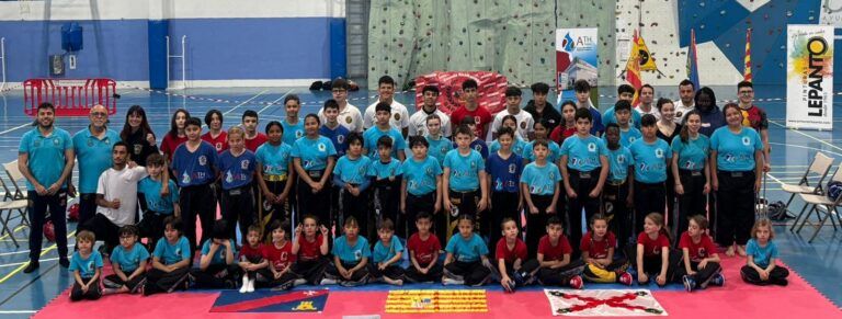 Binéfar acoge el V InterClubes de kickboxing entre las escuelas de Barbastro y Binéfar