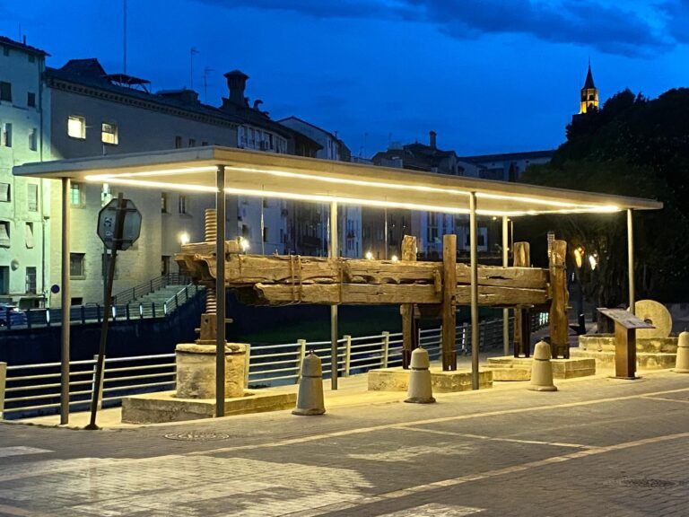 Barbastro completa la restauración de la Prensa de Libra de la calle Las Fuentes Prensa de Libra Barbastro