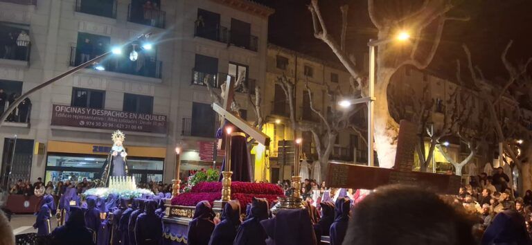Barbastro celebró el Santo Encuentro en la noche del Miércoles Santo