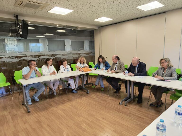 Reunión de la plataforma con el consejero.