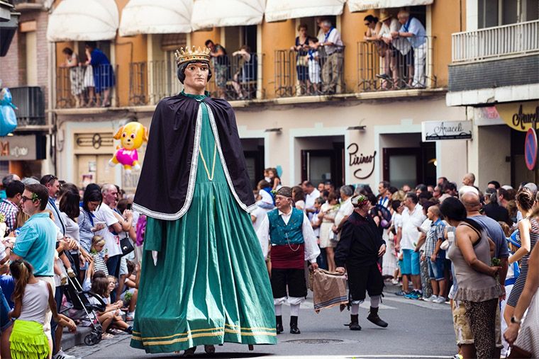 Dieciséis obras optan a ser el cartel de las Fiestas de Barbastro 2026 cartel Fiestas Barbastro 2026