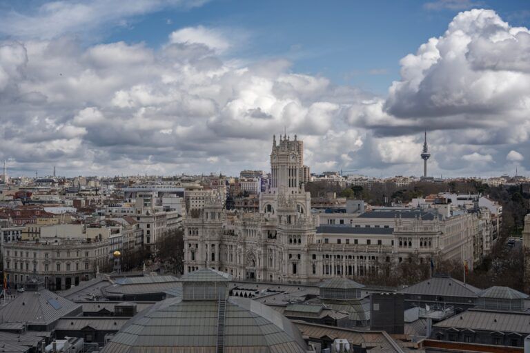El mejor hostal en Madrid para una estancia de verano en 2026 Vista panorámica de Madrid