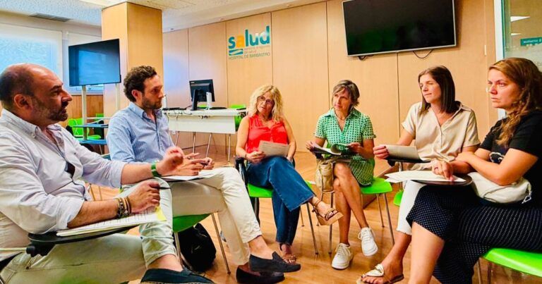 Reunión de la Plataforma en Defensa del Hospital de Barbastro con el alcalde Fernando Torres y el presidente DPH Isacc Claver, en el día de ayer