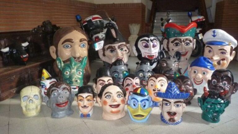 TalladaNueve se suma a las Fiestas de Barbastro con la edición de un álbum y cromos de los gigantes y cabezudos