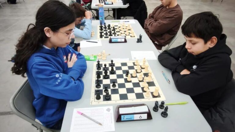 El Campeonato Provincial Individual de Ajedrez arranca en Barbastro sin sorpresas Jugadores durante las partidas del Campeonato Provincial Individual de Ajedrez disputadas en el Centro de Congresos de Barbastro.